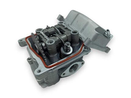 Головка цилиндра ПОЛНОСТЬЮ в сборе С КРЫШКОЙ GY6-100см3  'GX Motor'