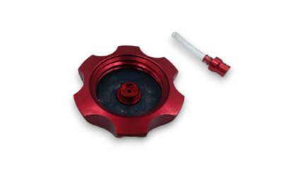 Пробка бака TTR-125/250  КРАСНАЯ  с втулкой испарителем
