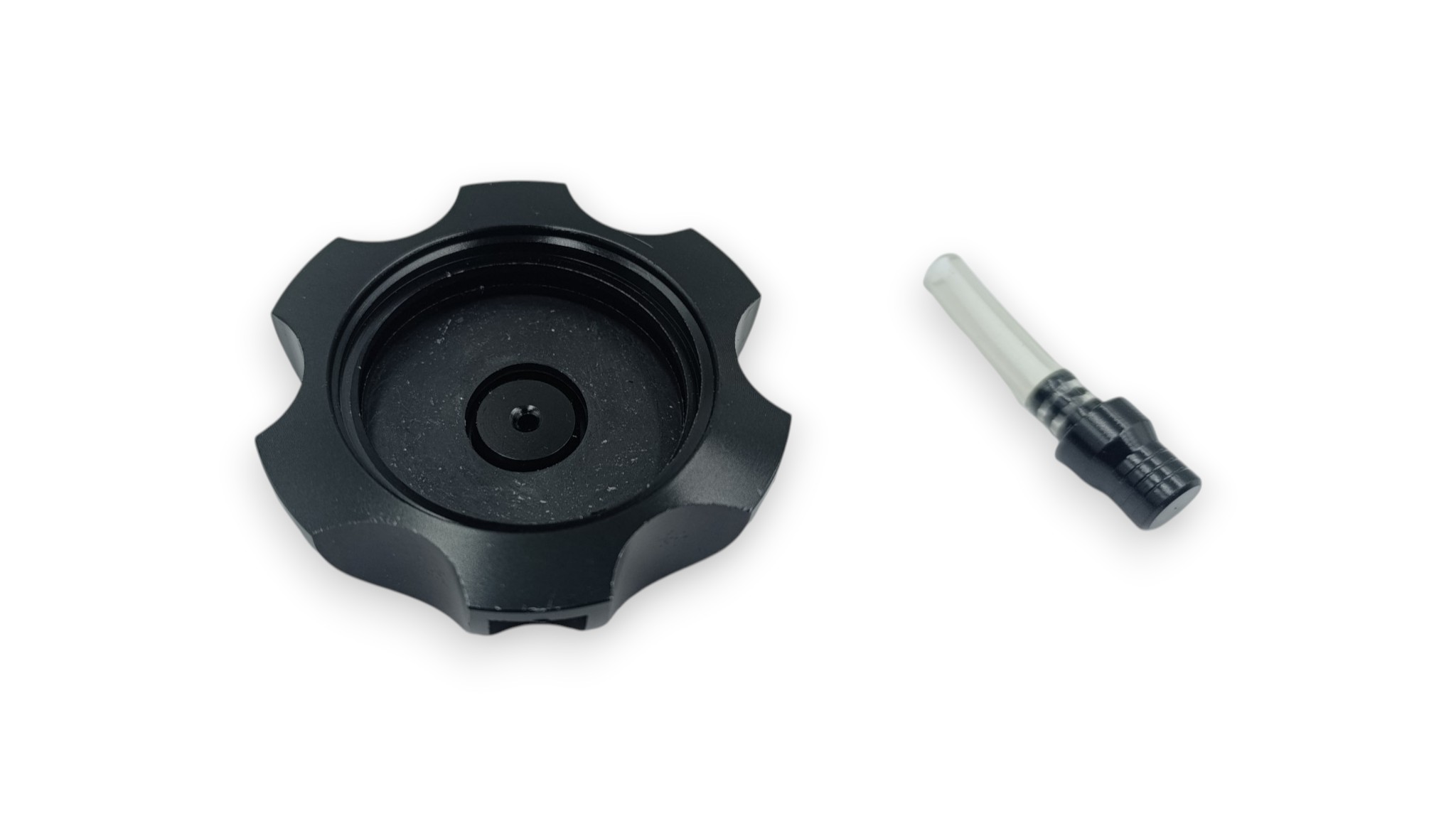 Пробка бака TTR-125/250 ЧЁРНАЯ с втулкой испарителем Пробка бака TTR-125/250 ЧЁРНАЯ с втулкой испарителем